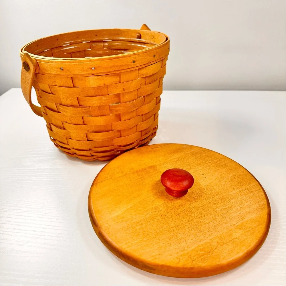 Longaberger Round Basket with Handle and Wooden Lid, Red Knob